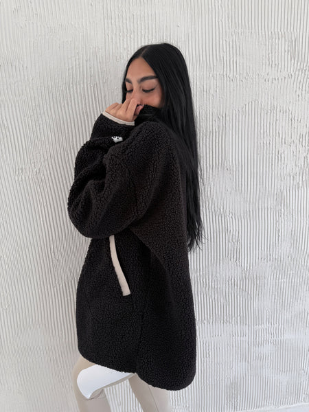 Teddy Black/ Beige Piping half zip fur