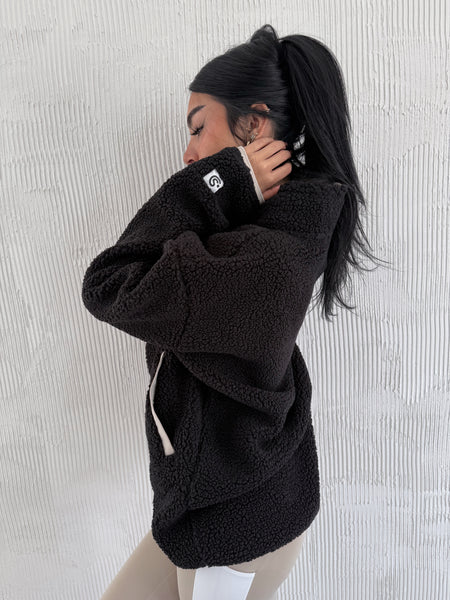 Teddy Black/ Beige Piping half zip fur