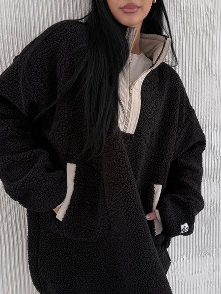 Teddy Black/ Beige Piping half zip fur